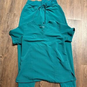Mandala Women's Hunter Green Scrub Set size XS
